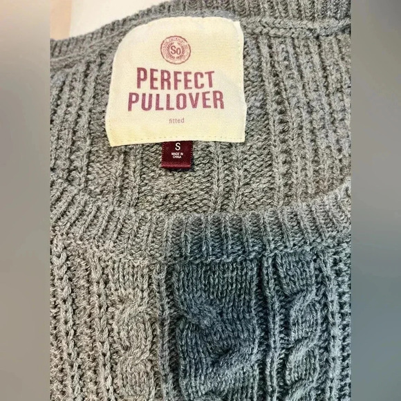 SO Authentic American Heritage Sweater Womens Gray Long Sleeve Fitted - Picture 3 of 3